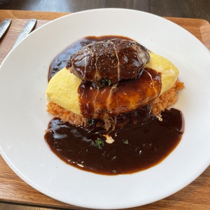 大雄山線駅舎カフェ1の1の「三浦赤たまごと足柄牛ハンバーグ贅沢オムバーグ」.jpeg