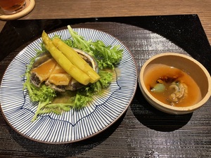 鮑ステーキ フリルレタス アスパラガス.jpeg