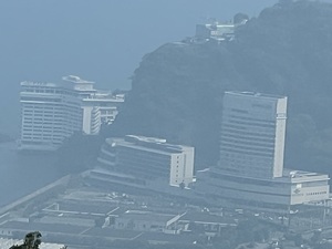 アカオとか後楽園ホテルを望む．.jpeg