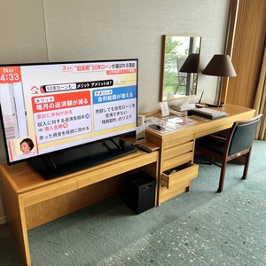 テレビはネットフリックス対応でログインも簡単なんだねぇ．翌朝，自動ログアウトされていたし．.jpeg