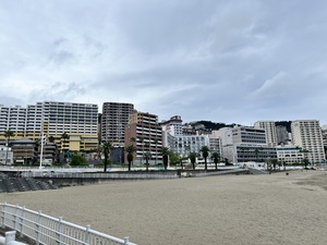 よくテレビに出ていたインフィニティ露天風呂のあったホテルミクラスとホテルかつらは解体中．.jpeg
