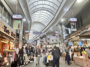 こんなに混んでいる商店街見たことない．.jpeg