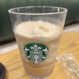 駅ビルのラスカでコーヒーフラペチーノ．.jpeg
